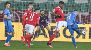 {{ otherArticle[0].article.title }}