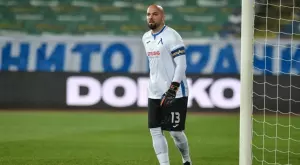 {{ otherArticle[0].article.title }}