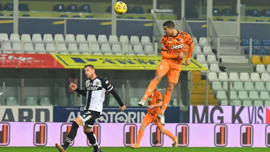 Ювентус разгроми Парма, а Роналдо се превърна в герой и поведе при голмайсторите в Серия А
