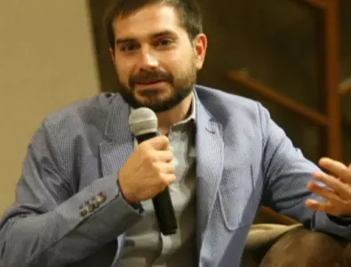 Димитър Кенаров е автор на сценарий за подкаст в Amazon Audible
