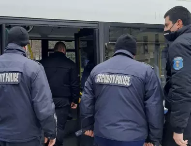 Кондукторите от градския транспорт в Пловдив: Пътниците ни бият, заплашват и тероризират (ВИДЕО)
