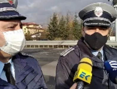 Мобилни екипи на полицията тръгват с пътуващите към зимните курорти 