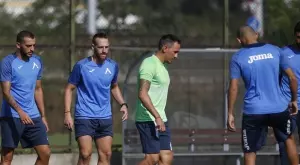 {{ otherArticle[0].article.title }}