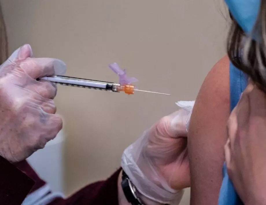 Съобщиха официално колко са нежеланите реакции при над 4700 ваксинирани срещу коронавирус в България