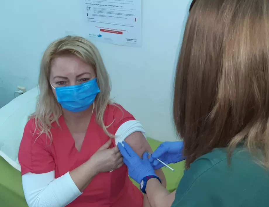 Д-р Чавдар Ботев даде препоръка кой да побърза да се ваксинира срещу коронавирус и кой да почака
