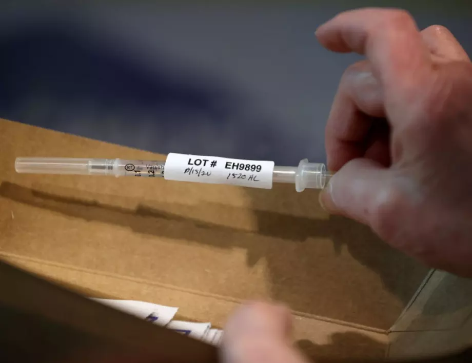 В Китай почнаха масова ваксинация срещу коронавируса