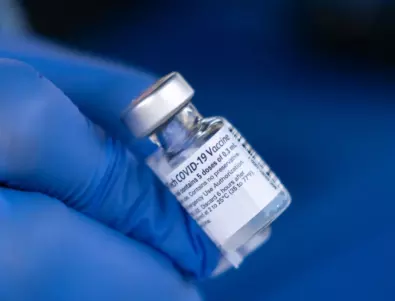 Анализ: Гладът за ваксини поставя на изпитание морала по света 