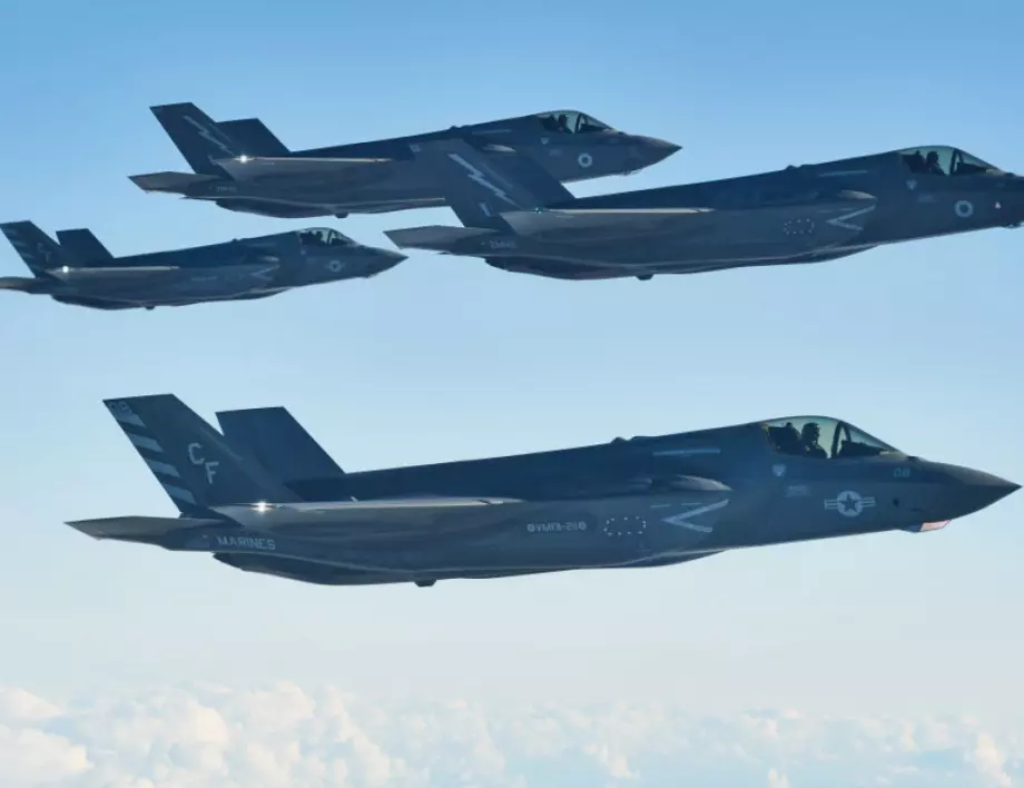 Канада купува близо 90 изтребители F-35