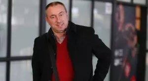 {{ otherArticle[0].article.title }}