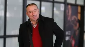 {{ otherArticle[0].article.title }}