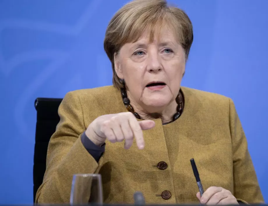 Меркел не изключи периодично ваксиниране срещу COVID-19