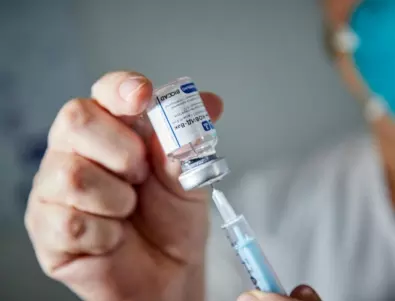Унгария обясни защо заложи на руска ваксина срещу коронавирус 