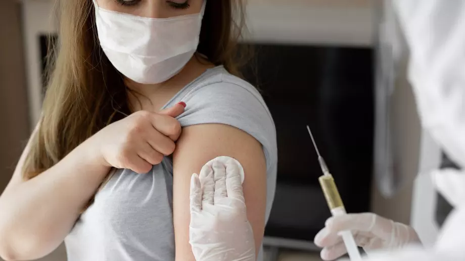 Норвежки медици: Силен имунен отговор е причината за появата на тромби след ваксиниране 
