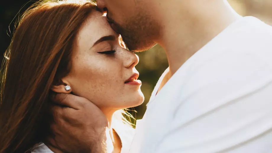 6 неща, които се случват с тялото, когато се влюбим