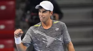 Адриан Андреев сътвори обрат срещу световния №95, предстои му 1/4-финал с Доминик Тийм