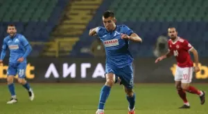 {{ otherArticle[0].article.title }}