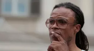 Едгар Давидс започна начело на португалски тим със сбиване и изгонване