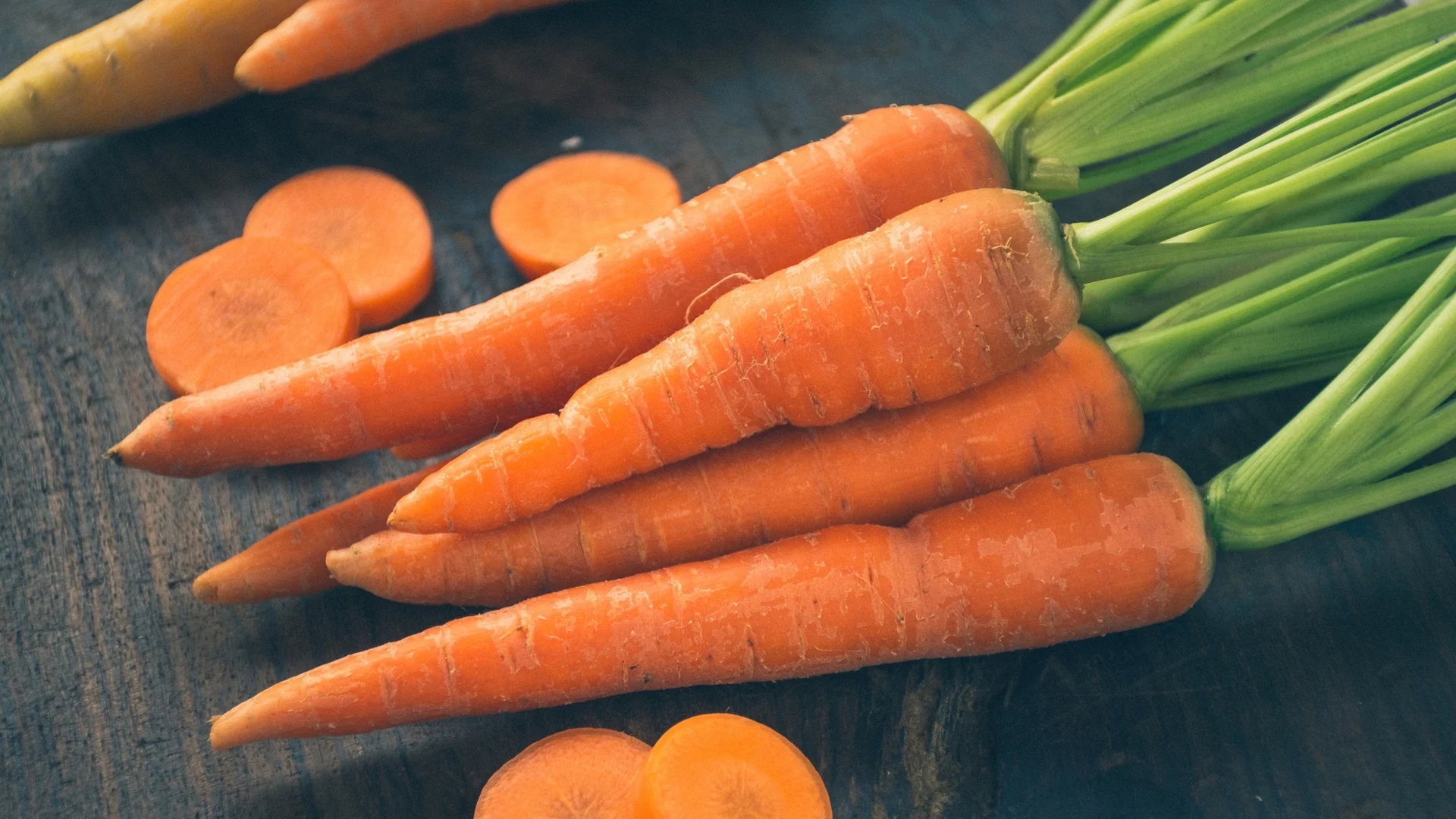 Двеста научни статии показват как морковите влияят върху риска от рак
