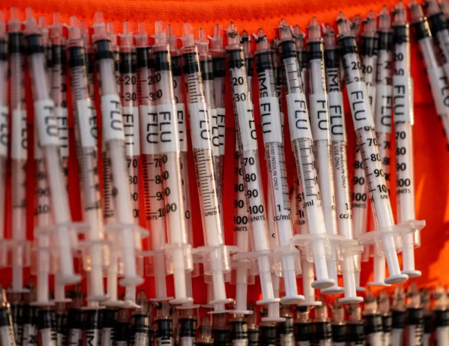 Калифорнийски вариант на коронавируса тревожи САЩ, в Калифорния спряха ваксината на Moderna от една пратка