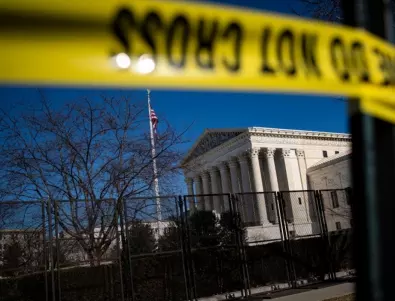 Върховният съд на САЩ е евакуиран заради заплаха от бомба