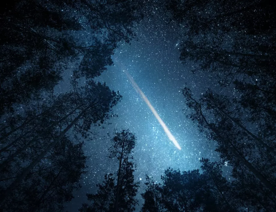 Метеорит се взриви в небето над Камчатка (ВИДЕО)