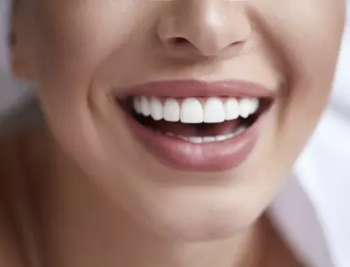 10 начина как да предпазим зъбите си от петна и да върнем белотата им