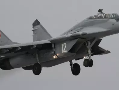 Възобновяват търсенето на черната кутия на падналия МиГ-29