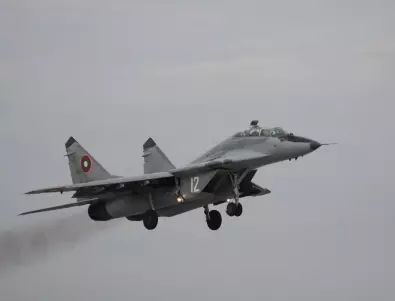Военният министър: Никой не обвинява пилота за падналия МиГ-29