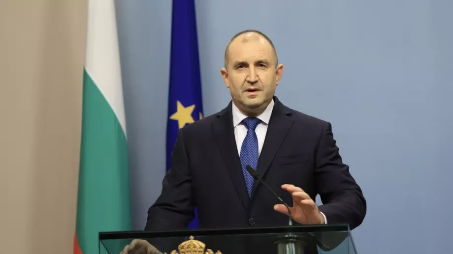 Радев: Поздравявам чудесната инициатива „Изпрати българска книга в Македония (ВИДЕО)