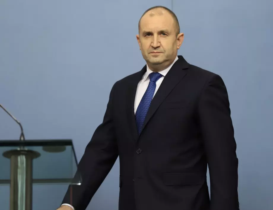 Президентът награждава с държавни отличия изтъкнати българи