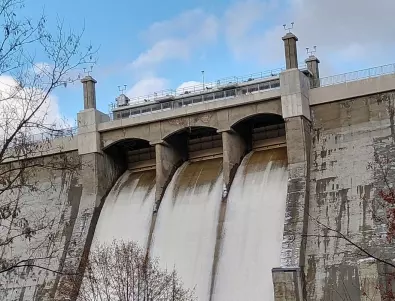 Водата в язовирите край София намалява