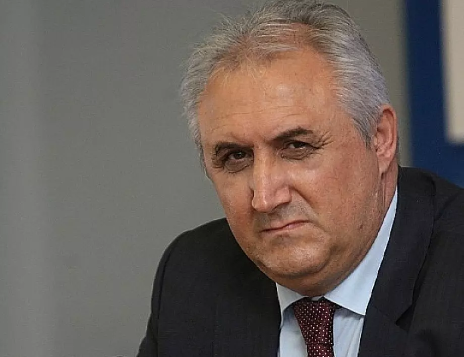 Мехмед Дикме: Пеевски може и да се откаже от лидерството на ДПС