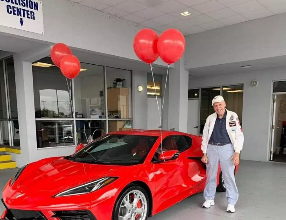 90-годишен ветеран от ВВC си купи Chevy Corvette C8
