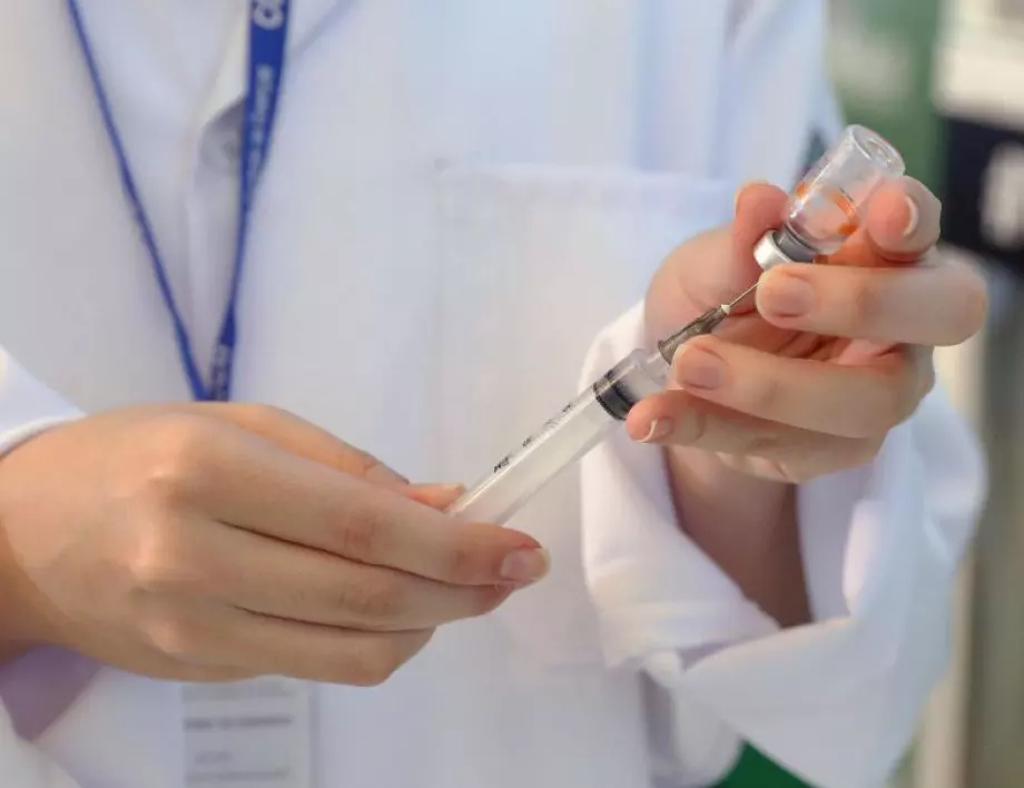 Китай подарява ваксини на десетки държави 