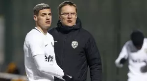 {{ otherArticle[0].article.title }}