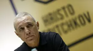 {{ otherArticle[0].article.title }}