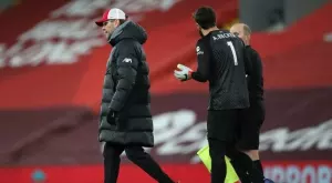 Ливърпул задържа Алисон, Фабиньо и Върджил ван Дайк