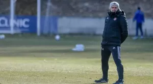 Оставете треньорите да работят!