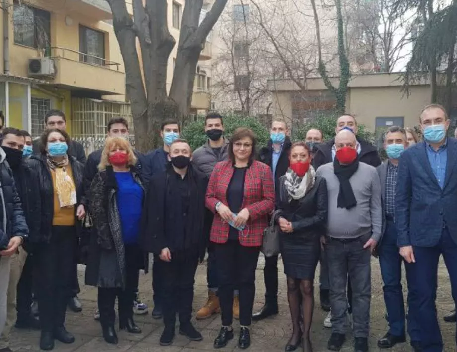 Корнелия Нинова прие нови членoве на БСП във Варна