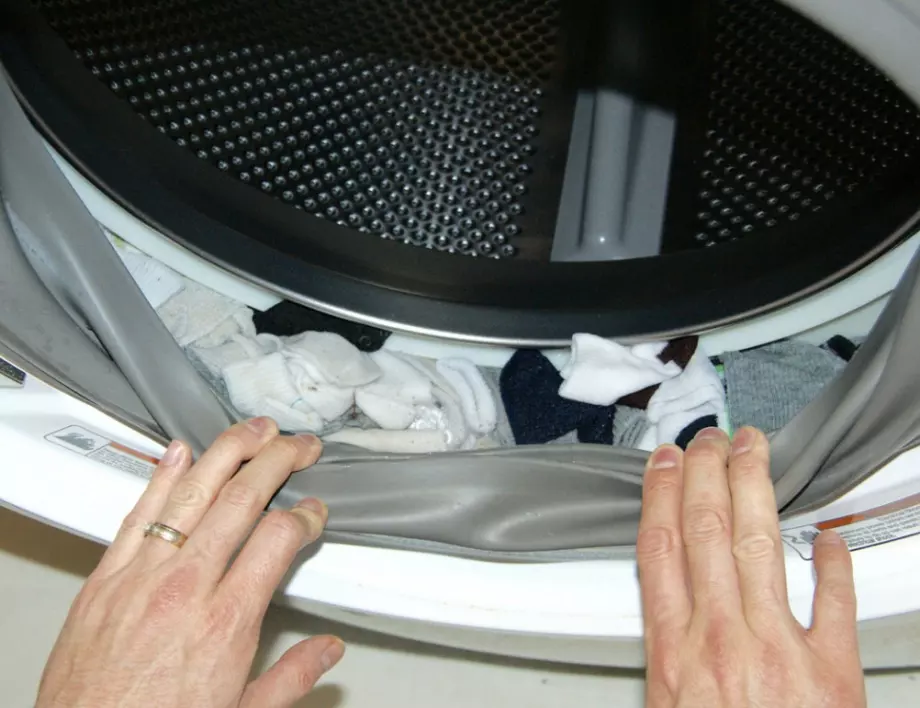 Защо не откриваме чорапите си след пране в пералнята – мистерията е разгадана