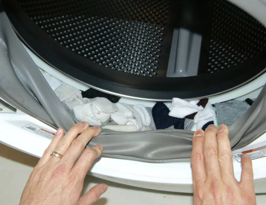 Почистете гуменото уплътнение на пералнята с това и ще забравите за мухъла