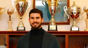 {{ otherArticle[0].article.title }}