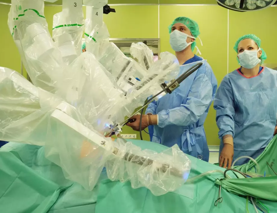 Пандемията забавя сърдечни и онкологични операции в Нидерландия