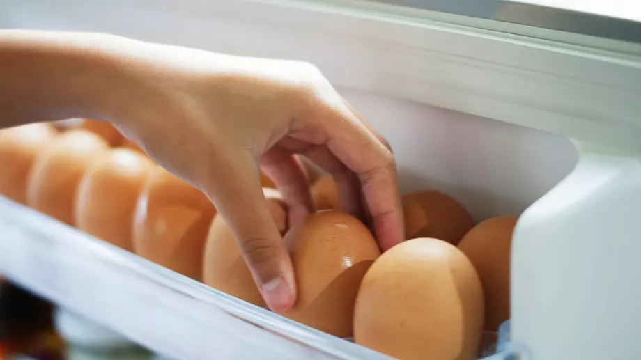 Нареждайте яйцата в хладилника с тази част надолу