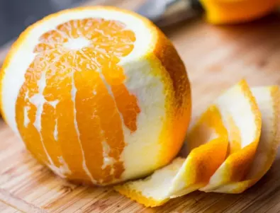 Защо хитрите домакини накисват портокаловите кори в оцет?