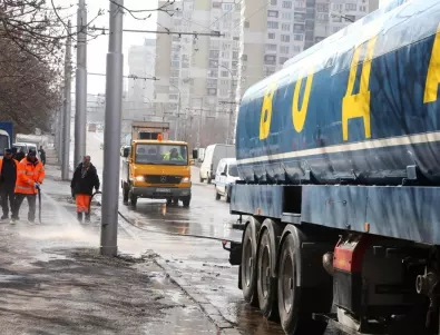 Мият улиците в София с йод и белина 