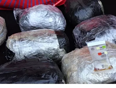 Задържаха 12 кг хероин в Солун, скрит в резервна гума