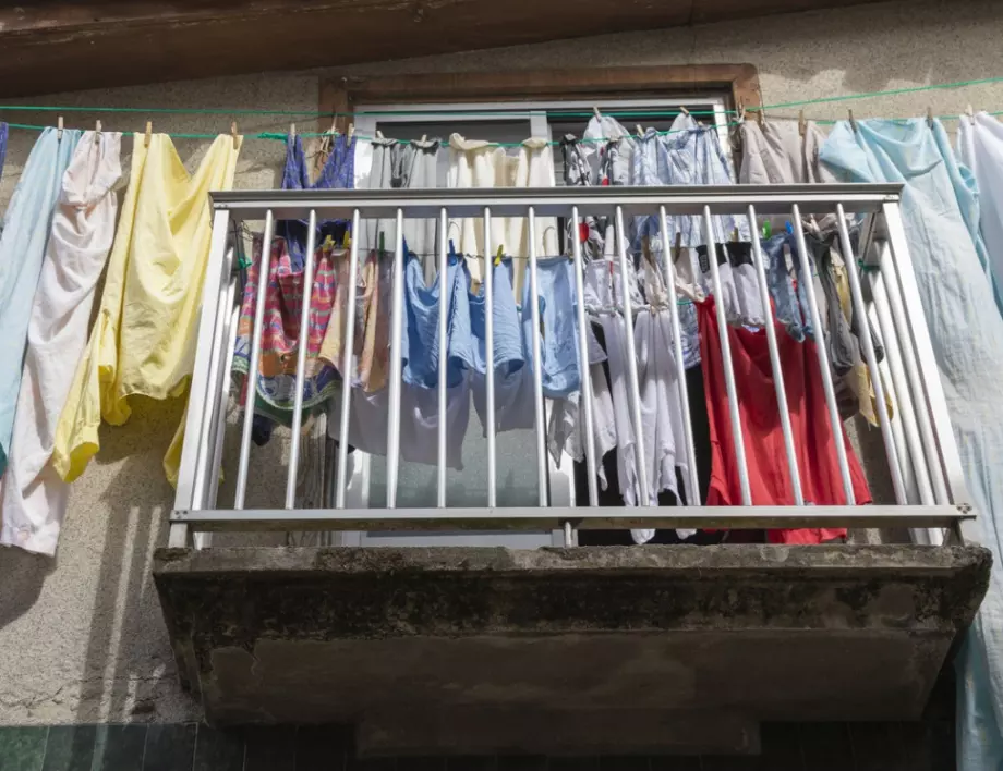 С този трик ще сгъвате прането за секунди