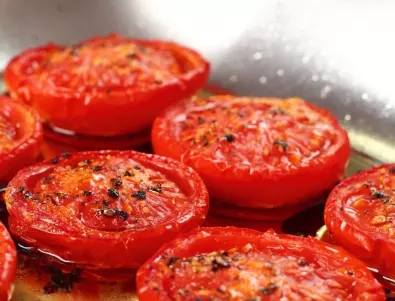 Опитайте нещо ново: Гриловани домати с чесън и босилек