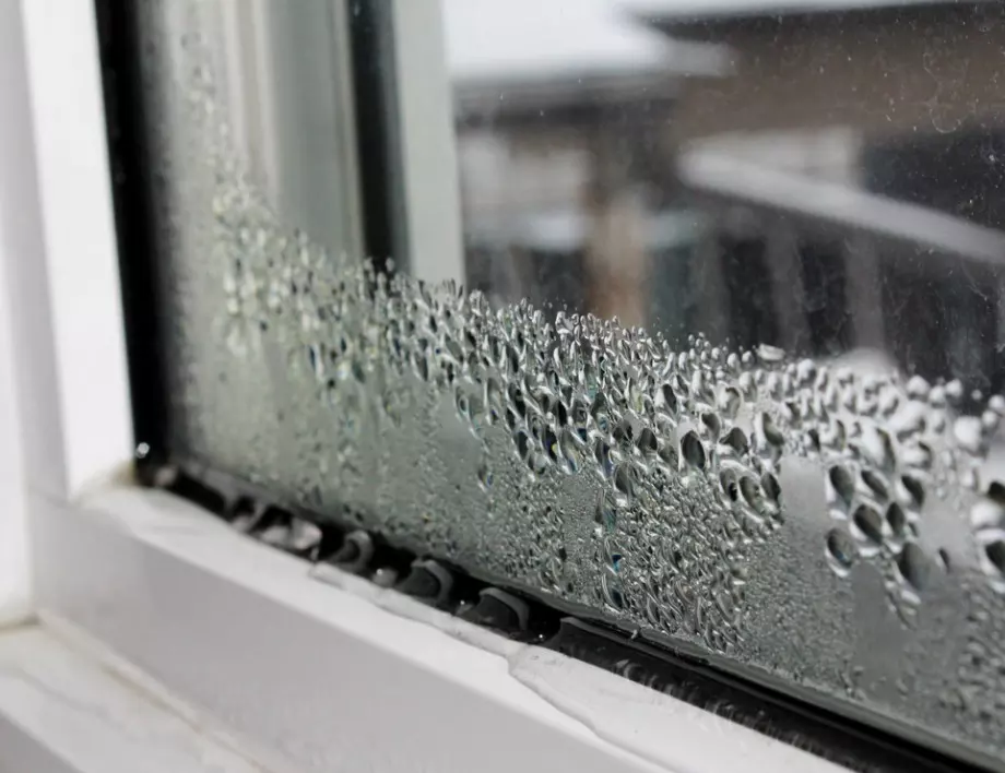 Хитри трикове за справяне с конденз по прозорците